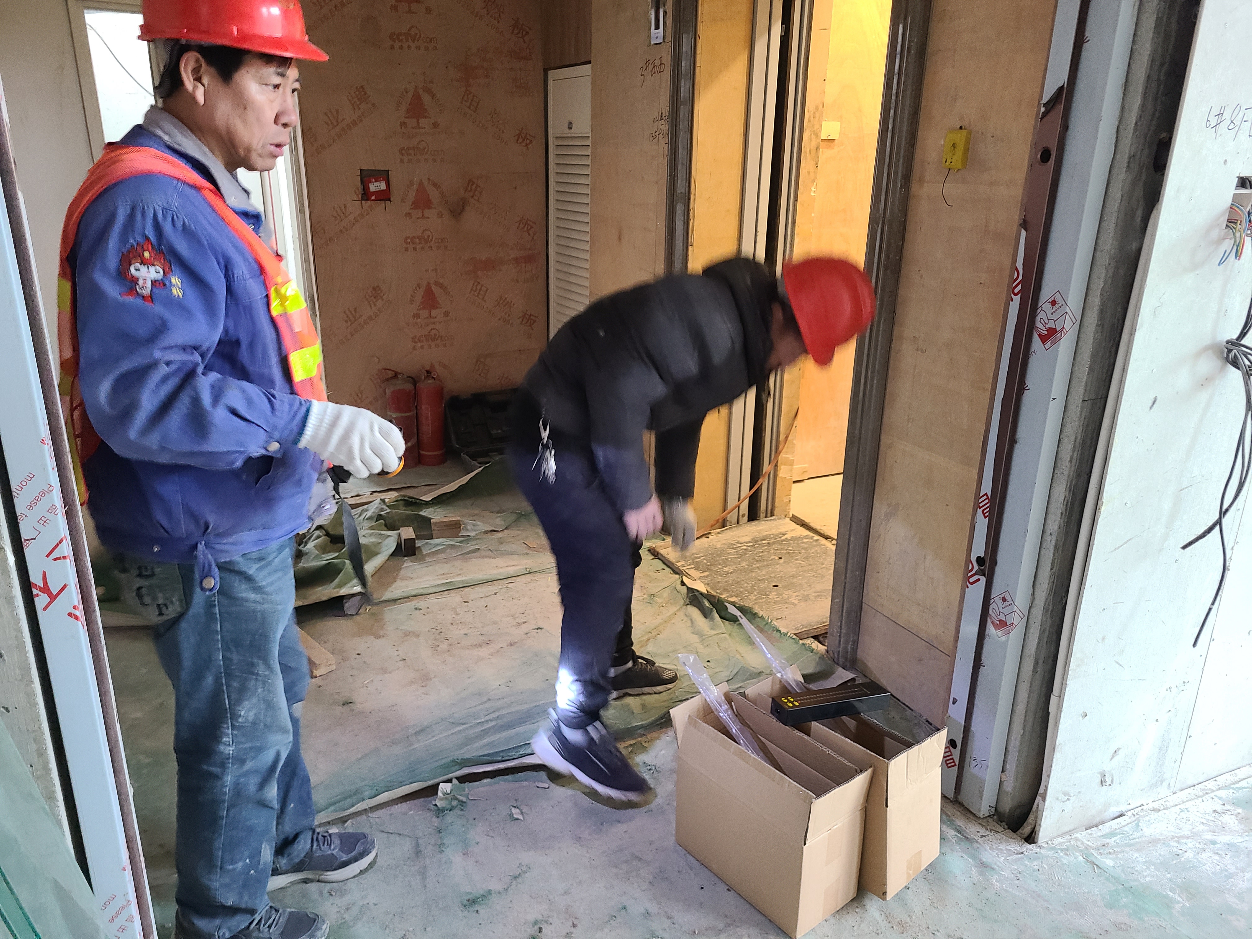 室內(nèi)樓層呼叫器(案例) 室內(nèi)樓層呼叫器(案例)